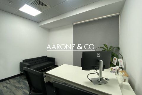Oficina en Dubai Investment Park, Dubai, 494 m², № 55485 - foto 12