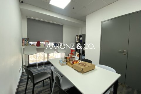 Oficina en Dubai Investment Park, Dubai, 494 m², № 55485 - foto 13