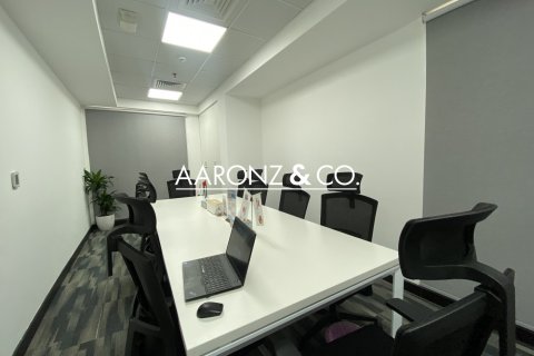 Oficina en Dubai Investment Park, Dubai, 494 m², № 55485 - foto 10