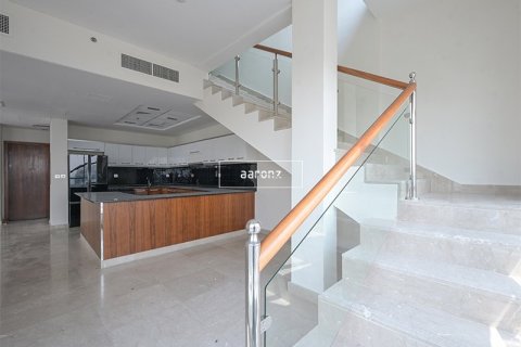 Снять в аренду пентхаус в Дубай Марине, Дубай: 5 спален, 345.5м², № 55486 - фото 5