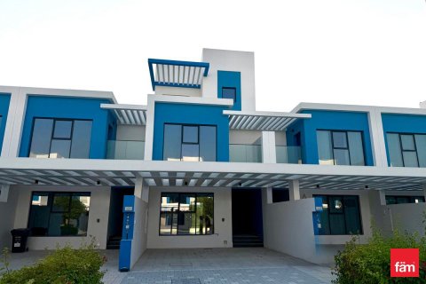 Таунхаус в Дубае, 5 спален, 144м², № 90217