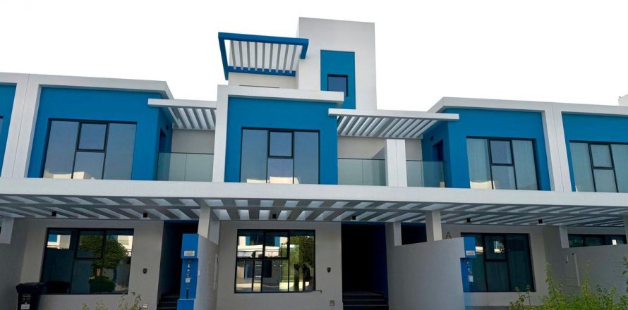 Таунхаус в Дубае, 5 спален, 144м², № 90217