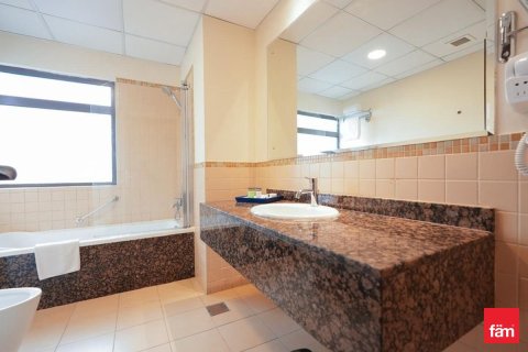Снять в аренду квартиру в Дубай Марине, Дубай: 3 спальни, 176.5м², № 23166 - фото 2