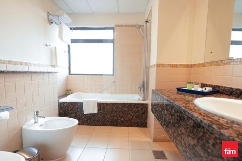 Снять в аренду квартиру в Дубай Марине, Дубай: 3 спальни, 176.5м², № 23166 - фото 17