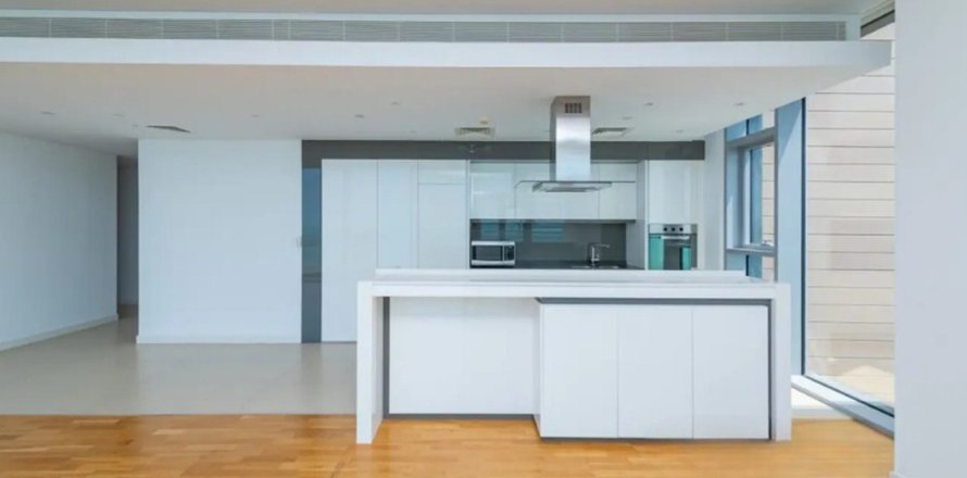 Appartement à Dubai, 3 chambres, 190 m², № 5737