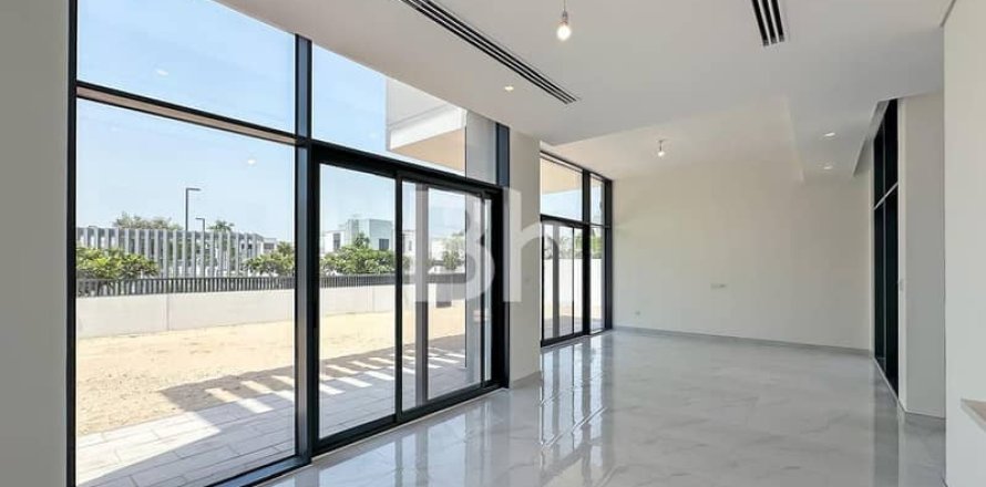 Вилла в Al Furjan, Дубай, 4 спальни, 572м², № 22257