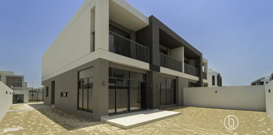 Вилла в Дубае, 5 спален, 372.1м², № 78074