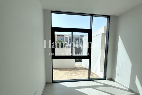 Снять в аренду виллу в Dubai South (Dubai World Central), Дубай: 4 спальни, 354.51970606м², № 119222 - фото 2