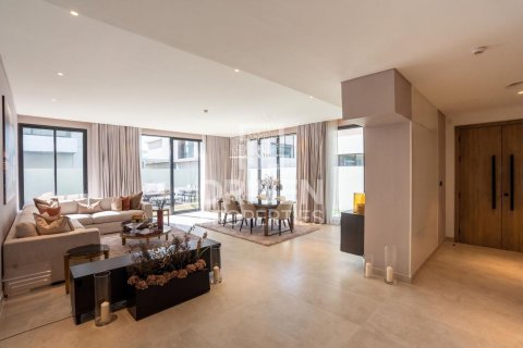 Villa in Dubai Land, Dubai 3 bedrooms, 283.82 sq.m. № 127613 - photo 2