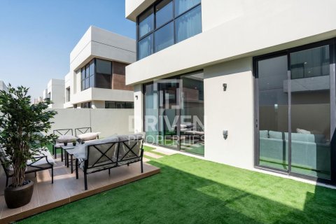 Villa in Dubai Land, Dubai 3 bedrooms, 283.82 sq.m. № 127613 - photo 25