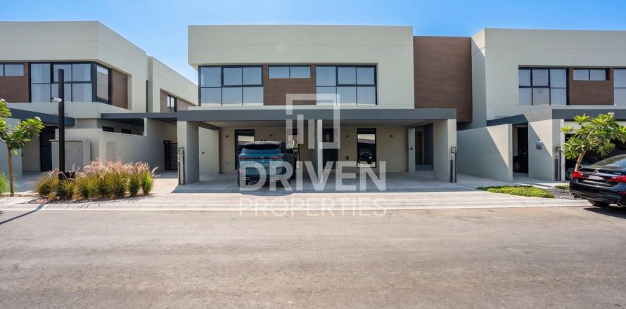 Villa in Dubai Land, Dubai 3 bedrooms, 283.82 sq.m. № 127613