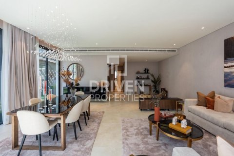 Villa in Dubai Land, Dubai 3 bedrooms, 283.82 sq.m. № 127613 - photo 7