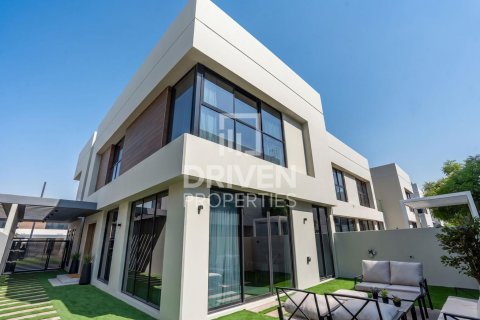 Villa in Dubai Land, Dubai 3 bedrooms, 283.82 sq.m. № 127613 - photo 23