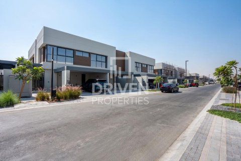 Villa in Dubai Land, Dubai 3 bedrooms, 283.82 sq.m. № 127613 - photo 28