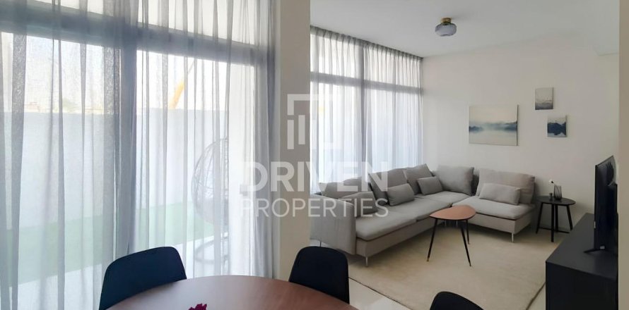 Adosado en Dubai, 3 dormitorios, 112.23 m², № 127612