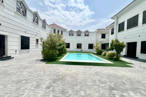 Villa in Al Barsha, Dubai 7 bedrooms, 1483.43 sq.m. № 52589 - photo 1
