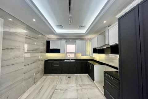 Villa in Al Barsha, Dubai 7 bedrooms, 1483.43 sq.m. № 52589 - photo 9