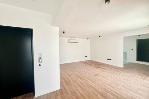 Villa in Al Barsha, Dubai 6 bedrooms, 1005.64 sq.m. № 52588 - photo 4