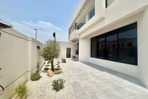 Villa in Al Barsha, Dubai 6 bedrooms, 1005.64 sq.m. № 52588 - photo 12