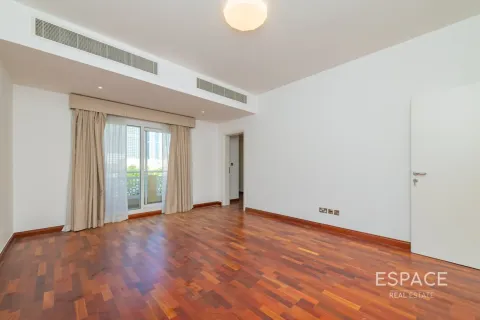 Villa in Meadows, Dubai 5 bedrooms, 369 sq.m. № 122643 - photo 11