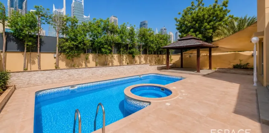 Villa in Meadows, Dubai 5 bedrooms, 369 sq.m. № 122643