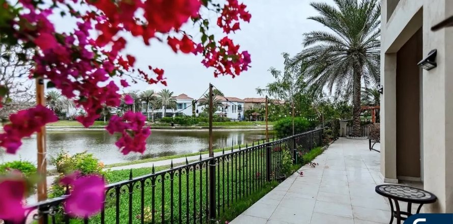 Villa in Jumeirah Islands, Dubai 4 bedrooms, 483 sq.m. № 88754