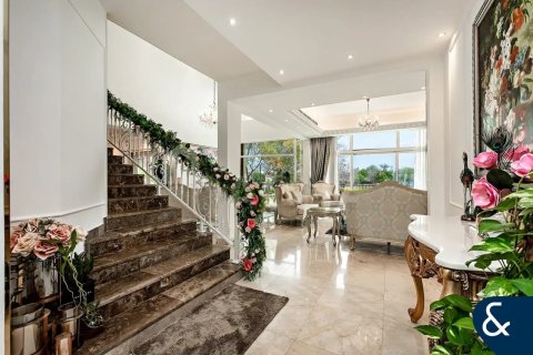 Villa in Jumeirah Islands, Dubai 4 bedrooms, 483 sq.m. № 88754 - photo 5