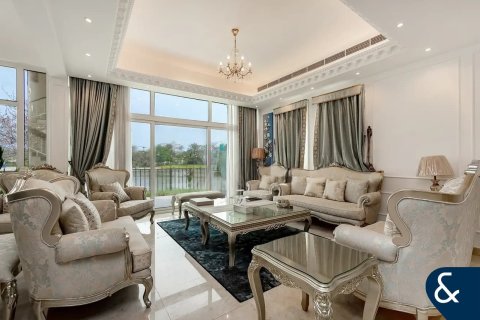 Villa in Jumeirah Islands, Dubai 4 bedrooms, 483 sq.m. № 88754 - photo 3