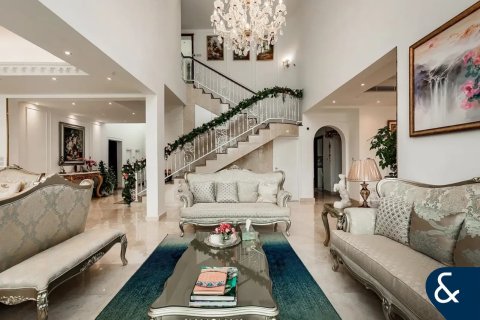 Villa in Jumeirah Islands, Dubai 4 bedrooms, 483 sq.m. № 88754 - photo 6