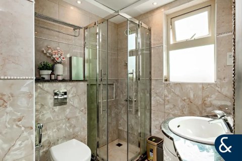 Villa in Jumeirah Islands, Dubai 4 bedrooms, 483 sq.m. № 88754 - photo 9