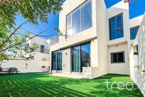 Снять в аренду виллу в Maple 3, Дубай Хилс Эстейт, Дубай: 4 спальни, 231.42м², № 119819 - фото 6