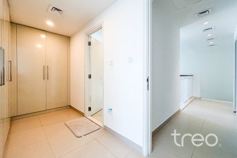 Снять в аренду виллу в Maple 3, Дубай Хилс Эстейт, Дубай: 4 спальни, 231.42м², № 119819 - фото 15