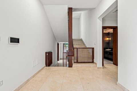 Villa en Al Barsha, Dubai, 5 dormitorios, 3716.12 m², № 138971 - foto 7