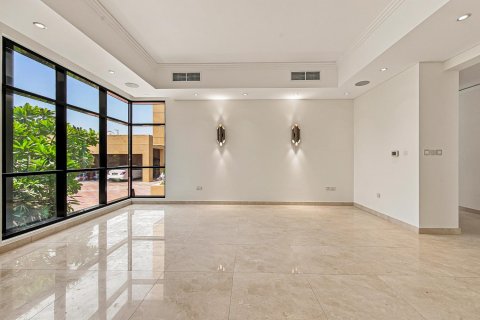 Villa en Al Barsha, Dubai, 5 dormitorios, 3716.12 m², № 138971 - foto 10
