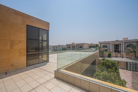 Villa en Al Barsha, Dubai, 5 dormitorios, 3716.12 m², № 138971 - foto 2