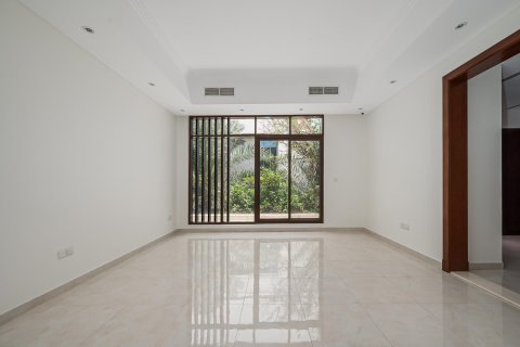 Villa en Al Barsha, Dubai, 5 dormitorios, 3716.12 m², № 138971 - foto 24