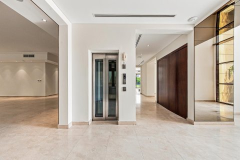 Villa en Al Barsha, Dubai, 5 dormitorios, 3716.12 m², № 138971 - foto 9