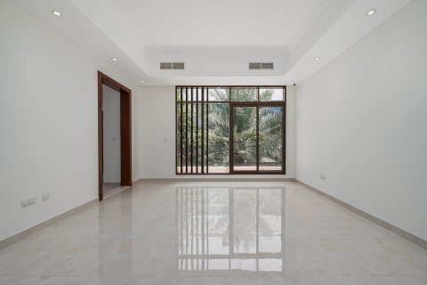Villa en Al Barsha, Dubai, 5 dormitorios, 3716.12 m², № 138971 - foto 14