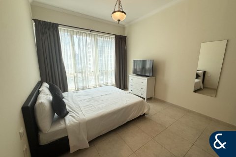 Apartment in AL MAJARA TOWERS in Dubai Marina, Dubai 3 bedrooms, 191 sq.m. № 79352 - photo 12