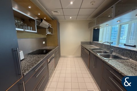 Apartment in AL MAJARA TOWERS in Dubai Marina, Dubai 3 bedrooms, 191 sq.m. № 79352 - photo 7