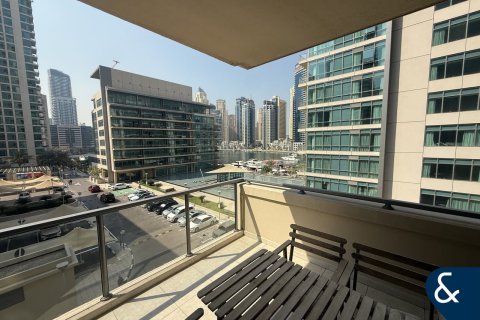 Apartment in AL MAJARA TOWERS in Dubai Marina, Dubai 3 bedrooms, 191 sq.m. № 79352 - photo 4