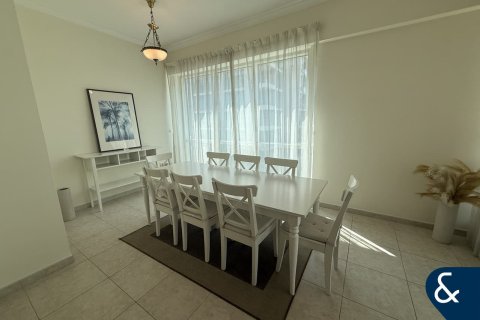 Apartment in AL MAJARA TOWERS in Dubai Marina, Dubai 3 bedrooms, 191 sq.m. № 79352 - photo 6