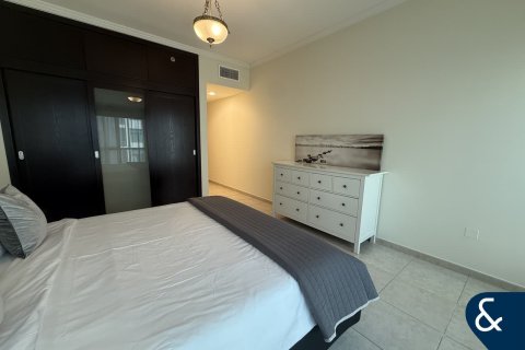 Apartment in AL MAJARA TOWERS in Dubai Marina, Dubai 3 bedrooms, 191 sq.m. № 79352 - photo 13