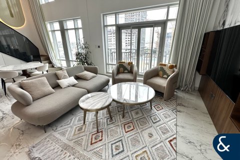 Снять в аренду квартиру в Даунтаун Дубай (Даунтаун Бурдж Дубай), Дубай: 2 спальни, 160м², № 79362 - фото 3