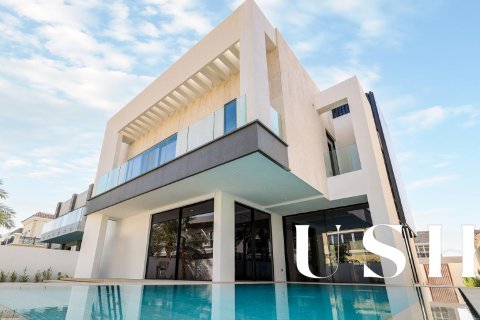 Villa in Jumeirah Park, Dubai 4 bedrooms, 510 sq.m. № 39019 - photo 1