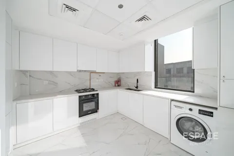 Снять в аренду дуплекс в Джумейра Вилладж Серкл, Дубай: 2 спальни, 144м², № 71334 - фото 4