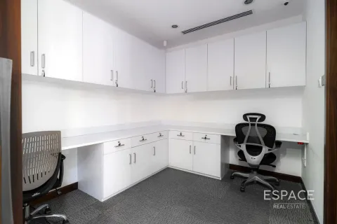 Office in Jumeirah Lake Towers, Dubai 146 sq.m. № 71332 - photo 10