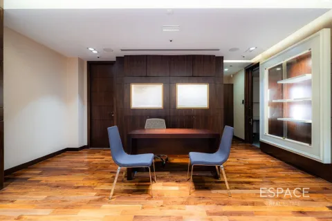 Office in Jumeirah Lake Towers, Dubai 146 sq.m. № 71332 - photo 6