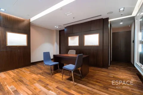 Office in Jumeirah Lake Towers, Dubai 146 sq.m. № 71332 - photo 9