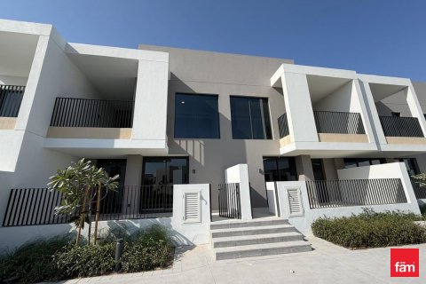 Вилла в Дубае, 3 спальни, 214.9м², № 113476